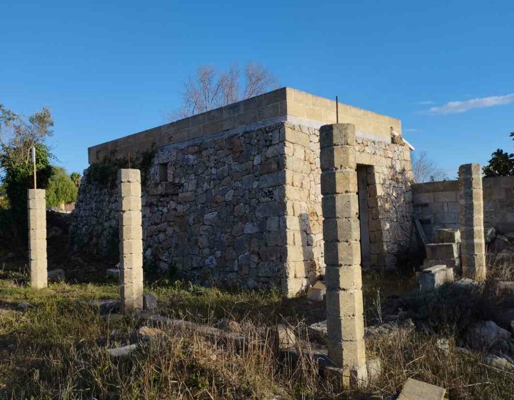 Terreno con lamione a Tiggiano